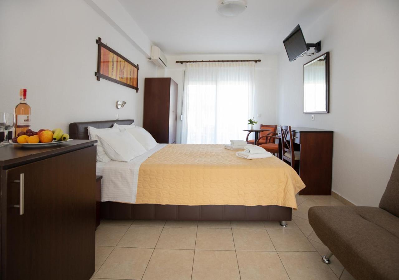 Melis Studios Kallithea  Luaran gambar