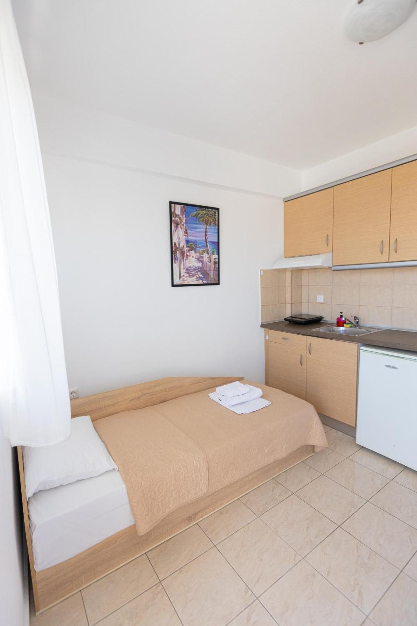 Melis Studios Kallithea  Luaran gambar
