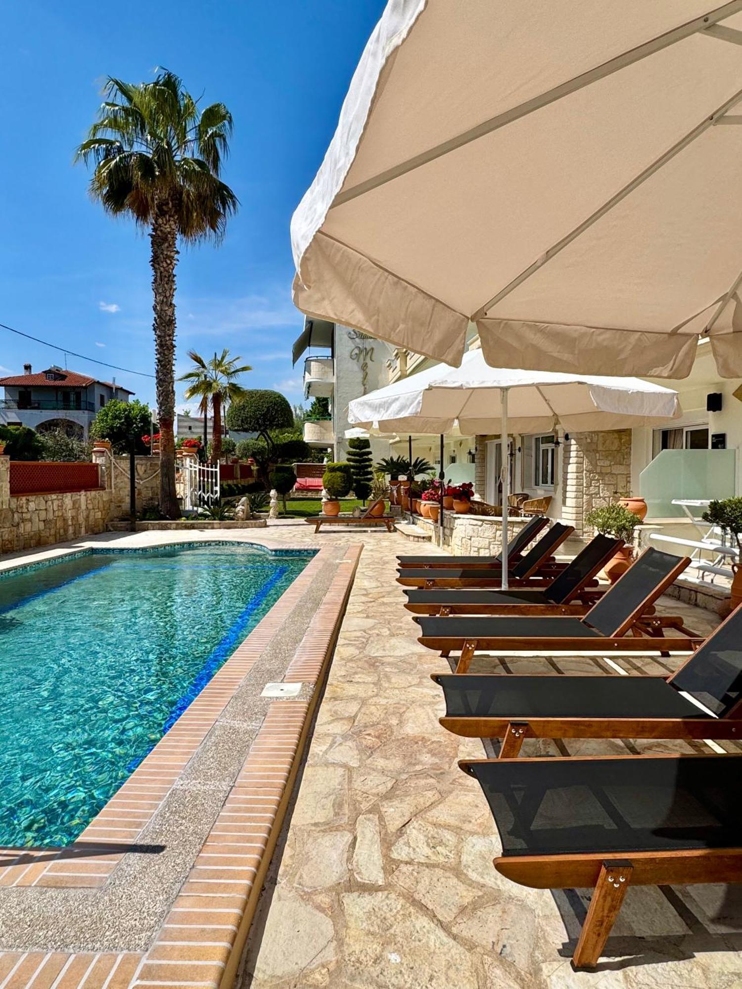 Melis Studios Kallithea  Luaran gambar