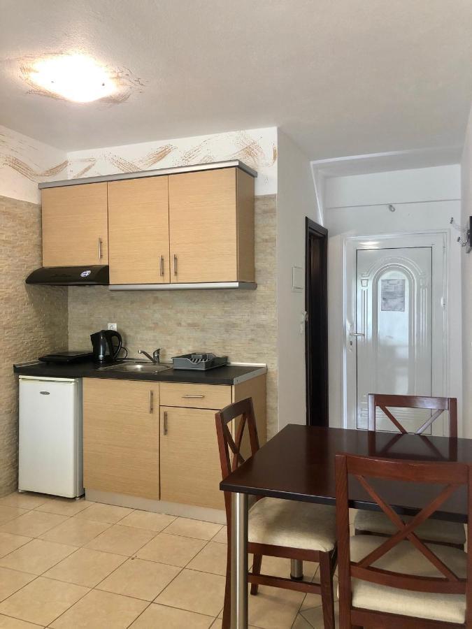 Melis Studios Kallithea  Luaran gambar
